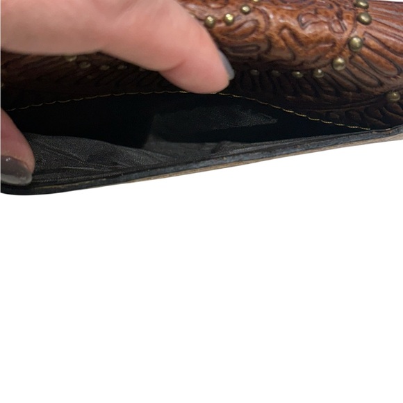 Patricia Nash Colli Brown Leather Trifold Tasseled Wallet - Picture 4 of 9